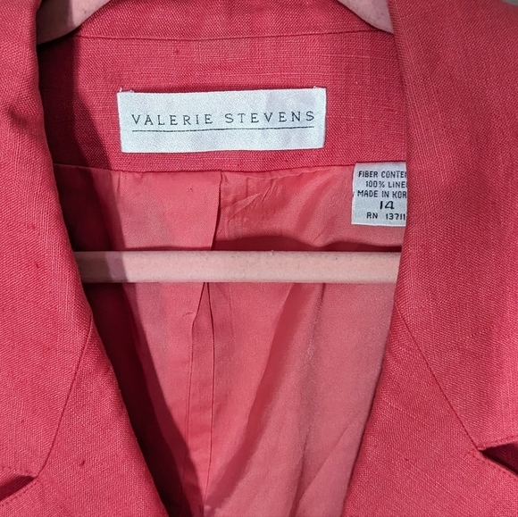 14 - Valerie Stevens | 100% Linen Coral Cropped Blazer - Picture 3 of 5